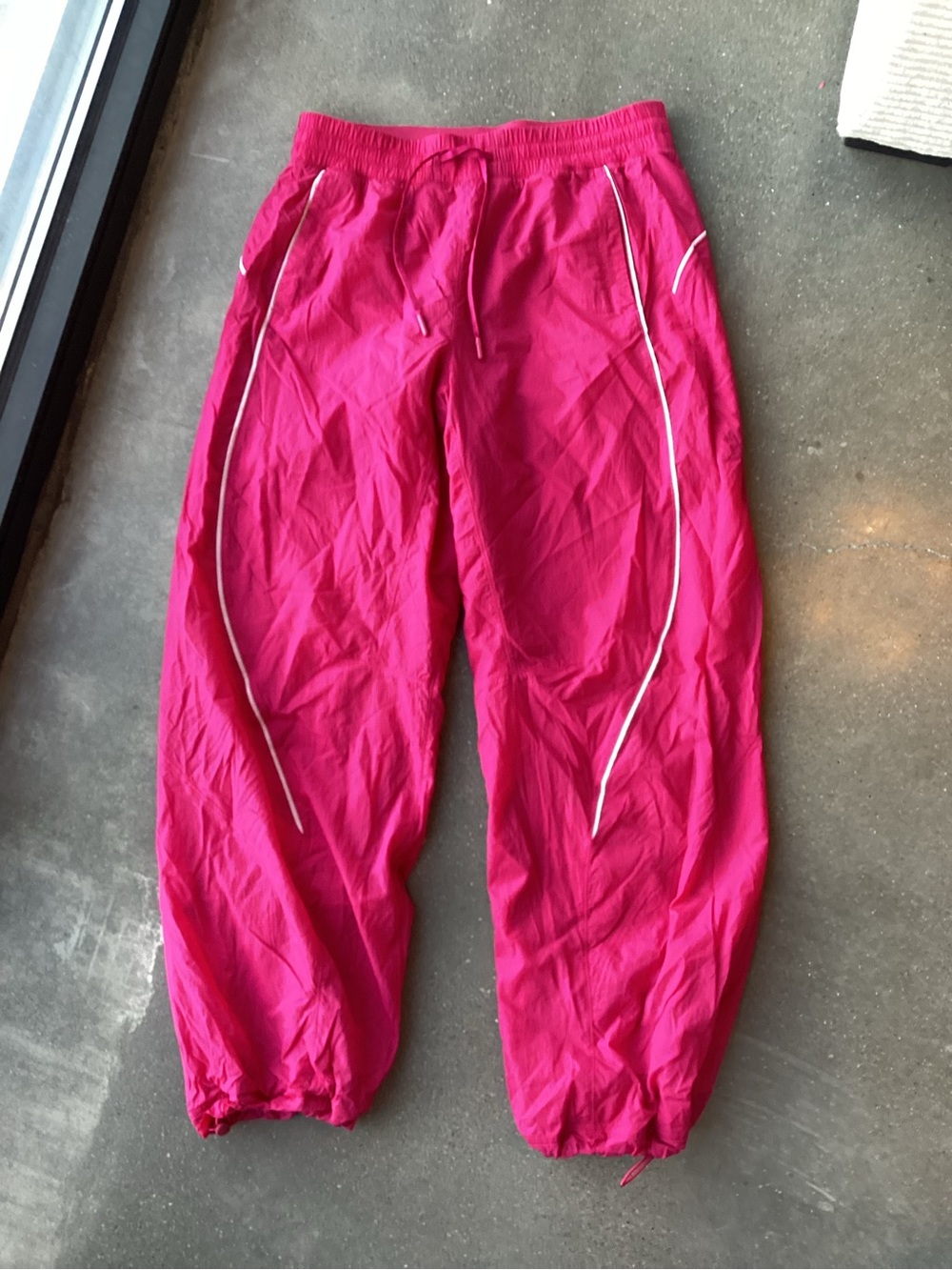 lululemon License to Train Mid-Rise Lightweight Joggers